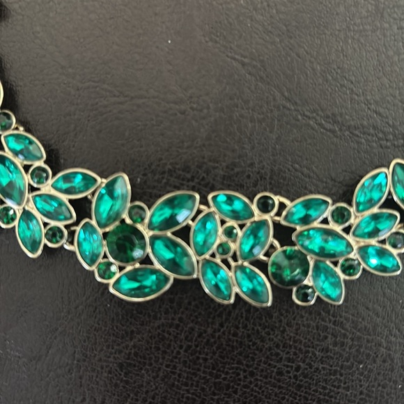 JCrew Factory Green Crystal Statement Necklace - Picture 2 of 3